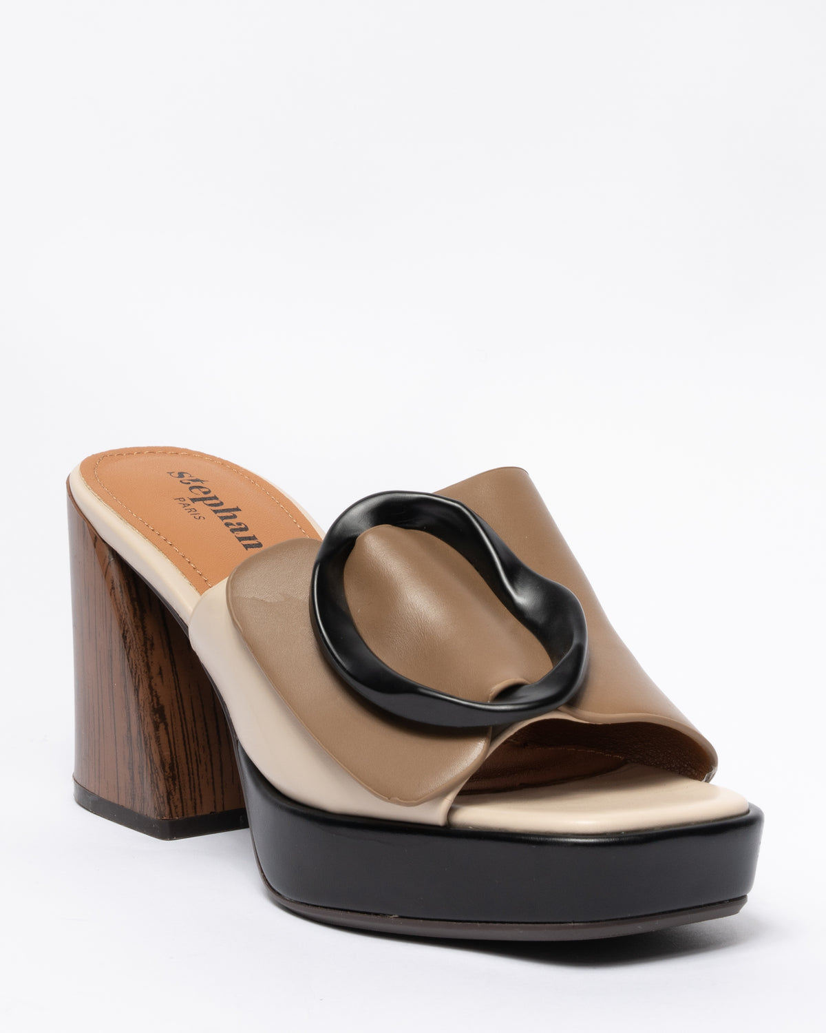 Sandalo in ecopelle con fascia larga - Nero