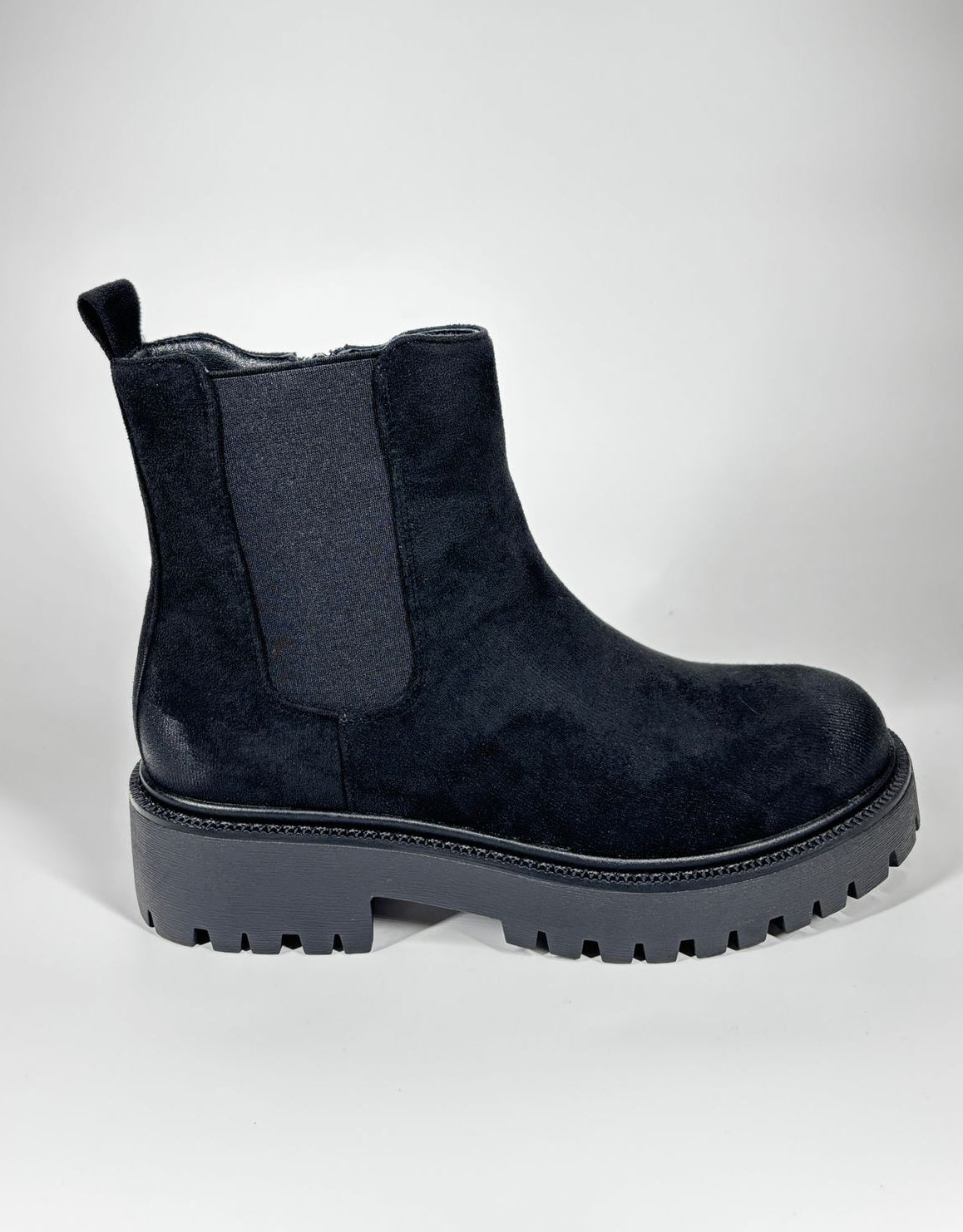 Stivaletto Chelsea con Suola Carrarmato: Nero