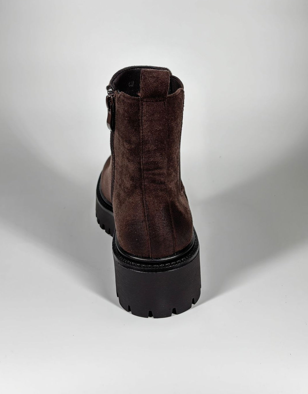 Stivaletto Chelsea con Suola Carrarmato: Marrone