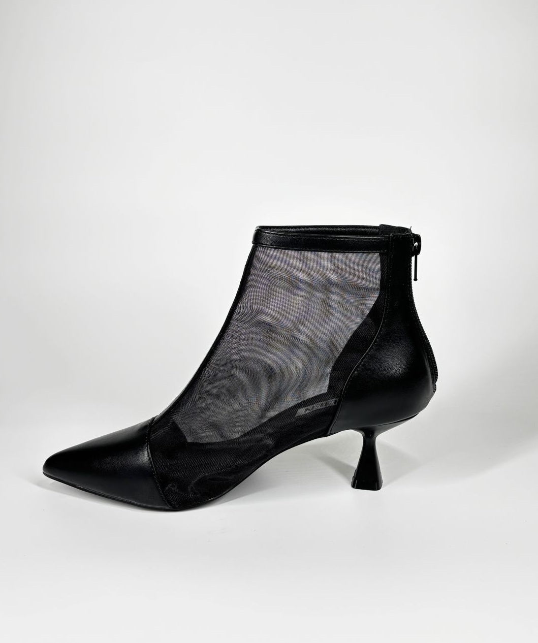 Stivaletto velato con tacco a rocchetto - Nero