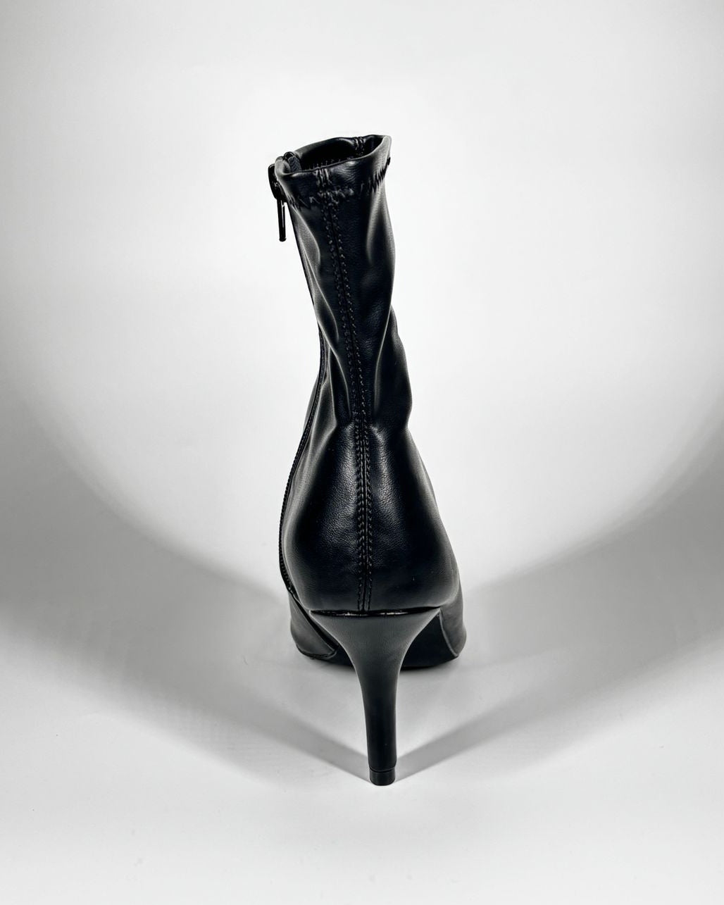 Tronchetto Aperto e Tacco Stiletto - Nero