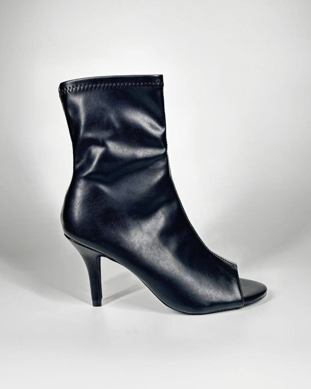 Tronchetto Aperto e Tacco Stiletto - Nero