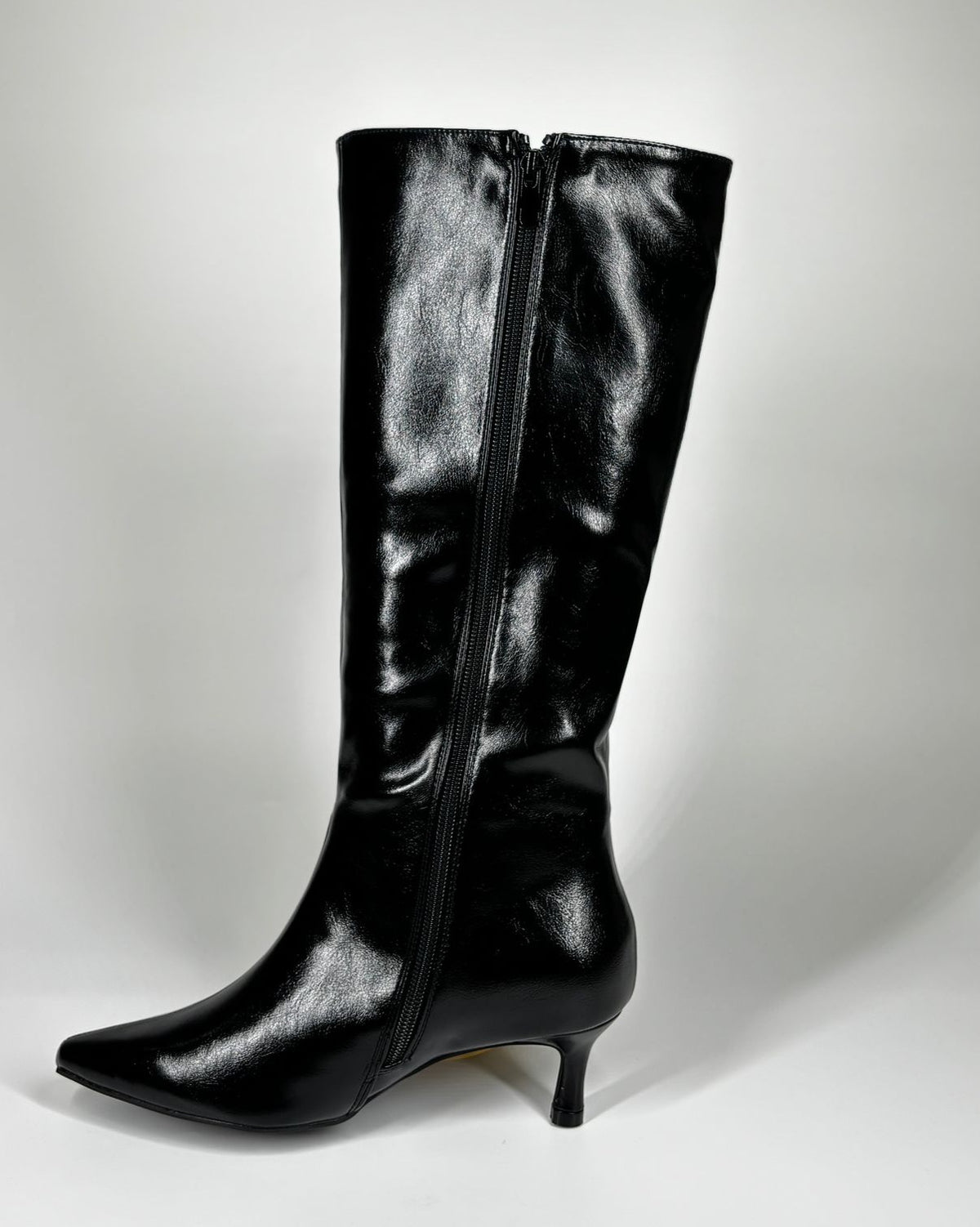 Stivale al Ginocchio in Ecopelle Lucida - Nero