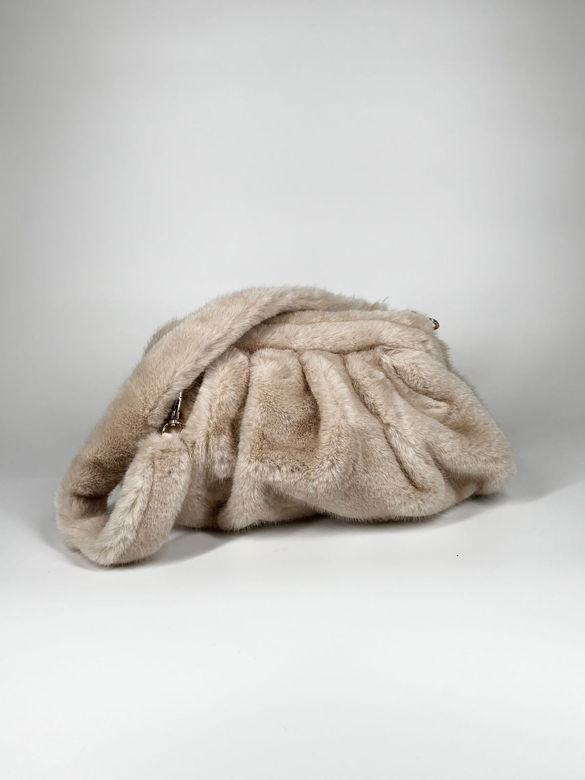 Borsa Clutch in Pelliccia Sintetica - Bianca