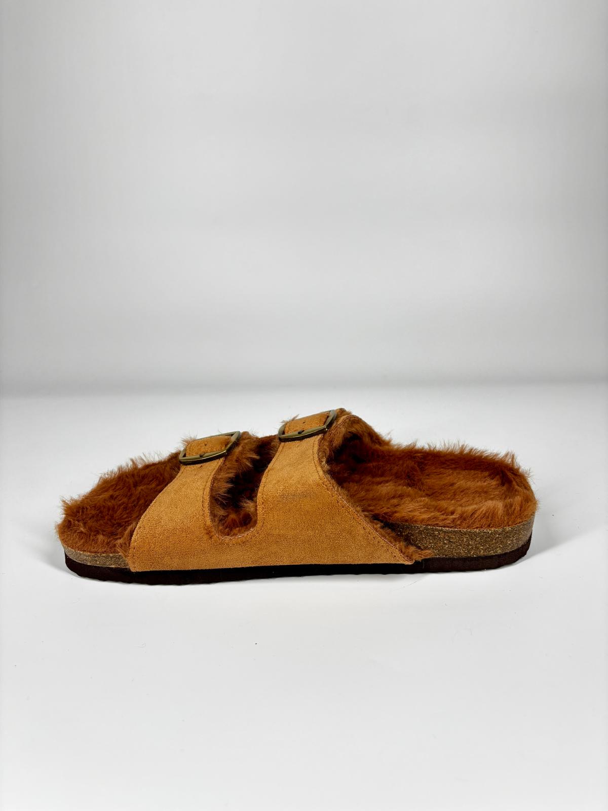 Ciabatte Mules Pelose con Doppia Fibbia - Cammello