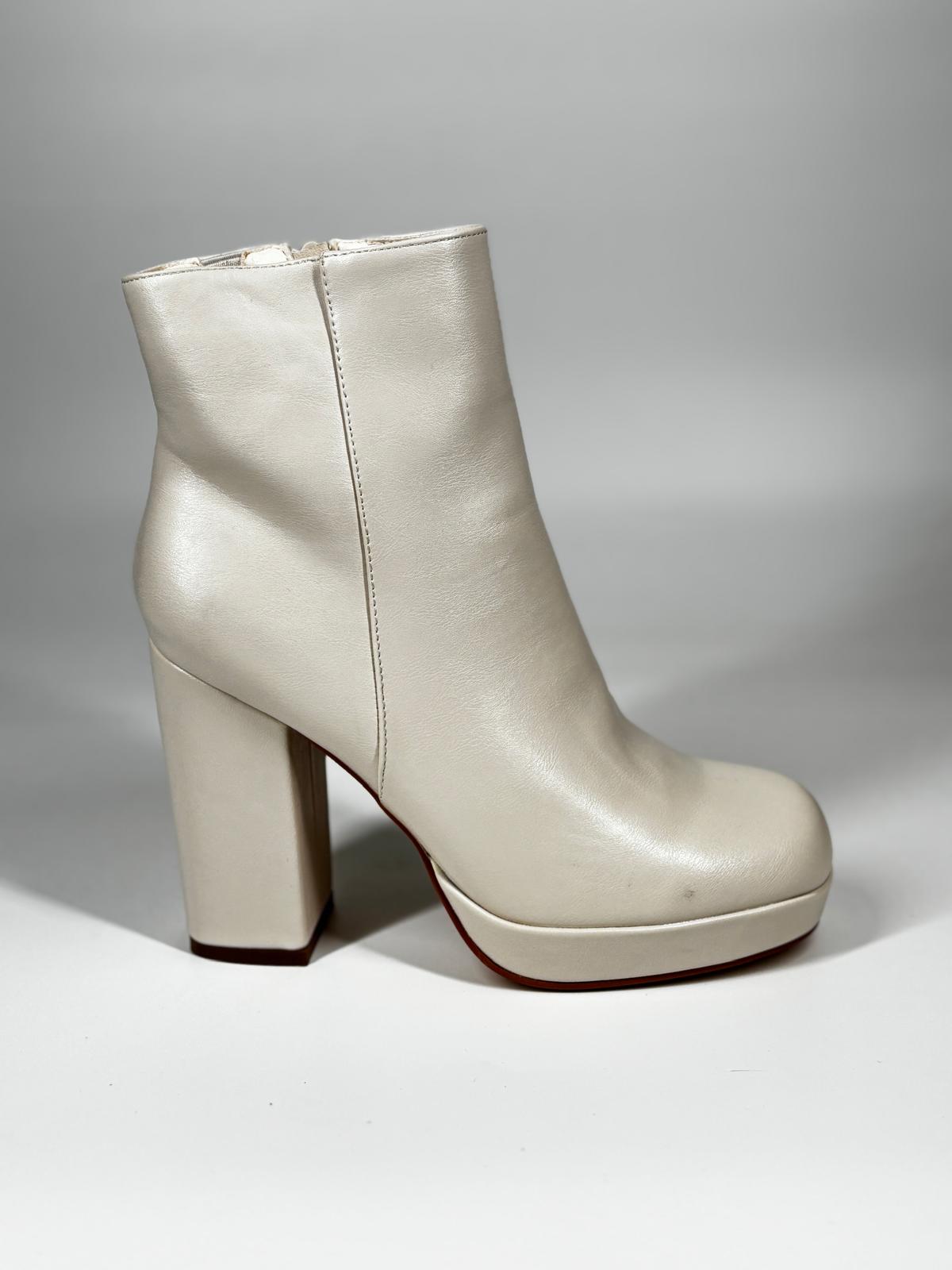 Stivaletti con Tacco e Plateau - Beige