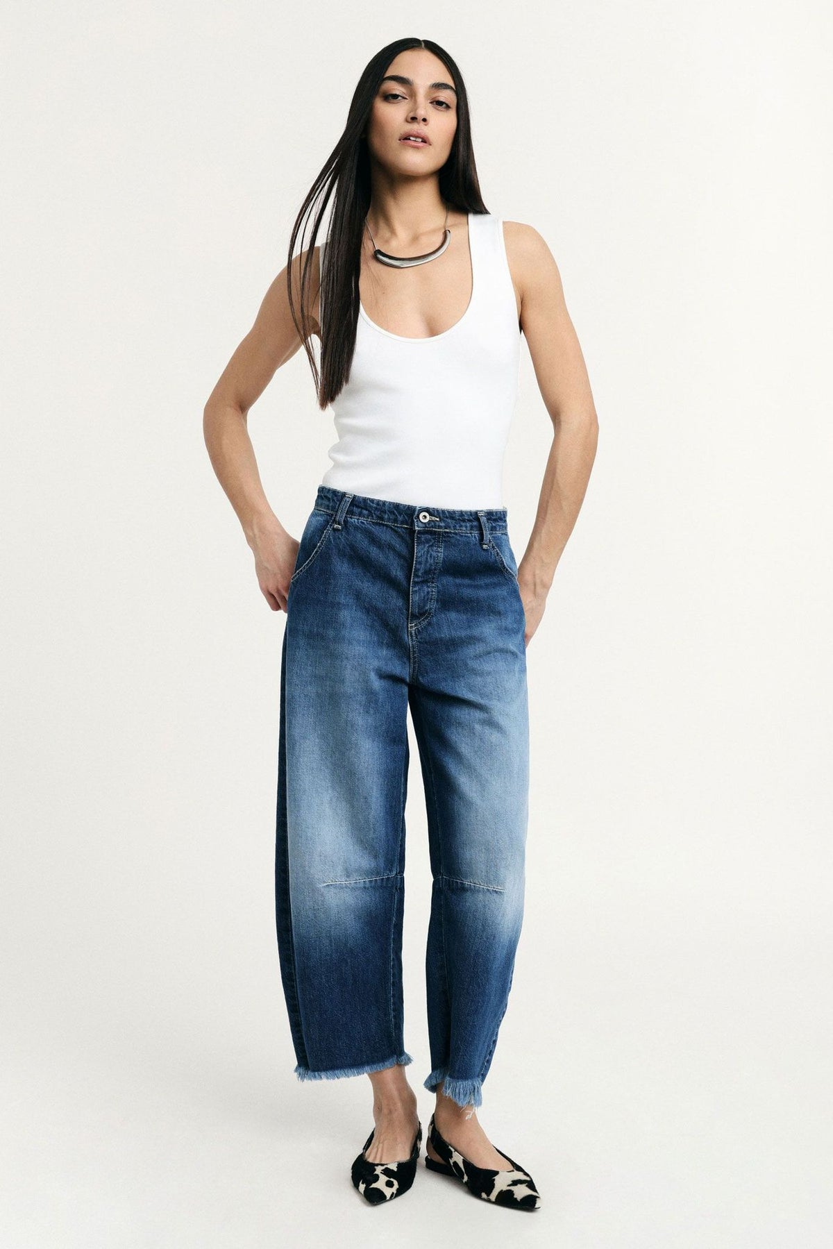 Jeans baloon fit effetto délavé con fondo sfrangiato - Blue