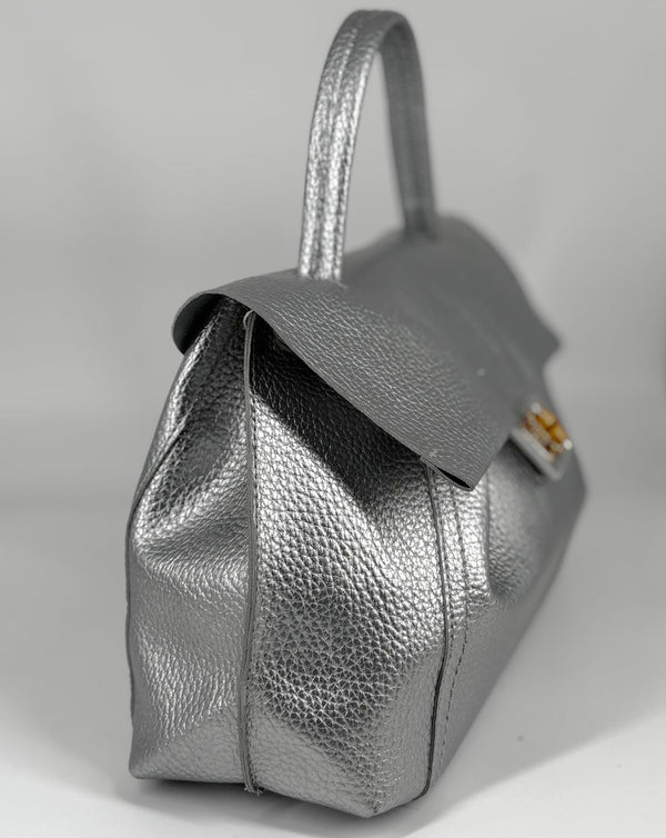 Borsa a Mano in Ecopelle Martellata Argento con Chiusura in Bamboo