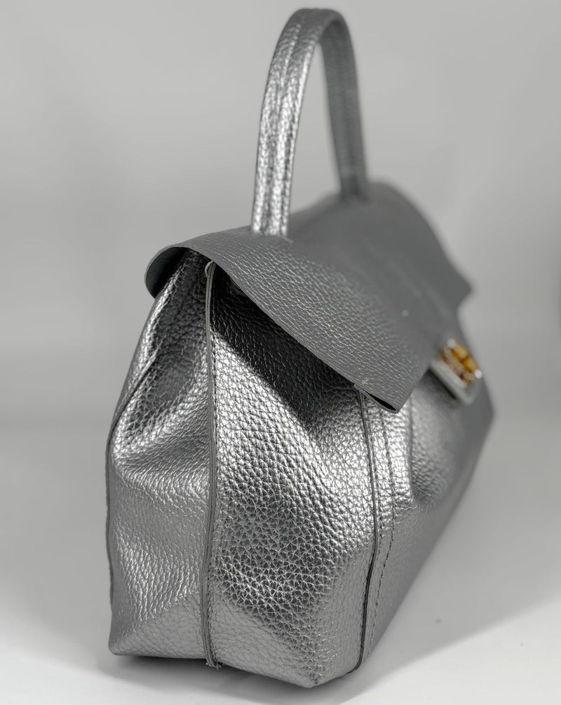 Borsa a Mano in Ecopelle Martellata Argento con Chiusura in Bamboo