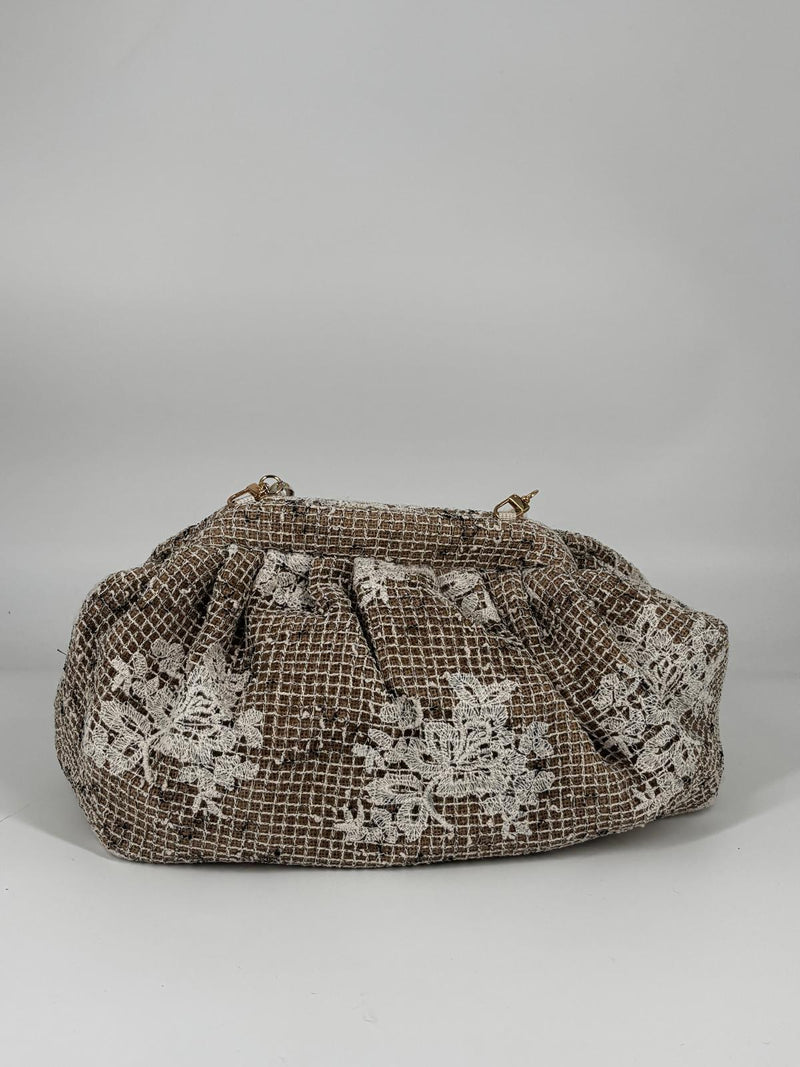 Pochette Morbida in Bouclé e Pizzo con Manico Perlato