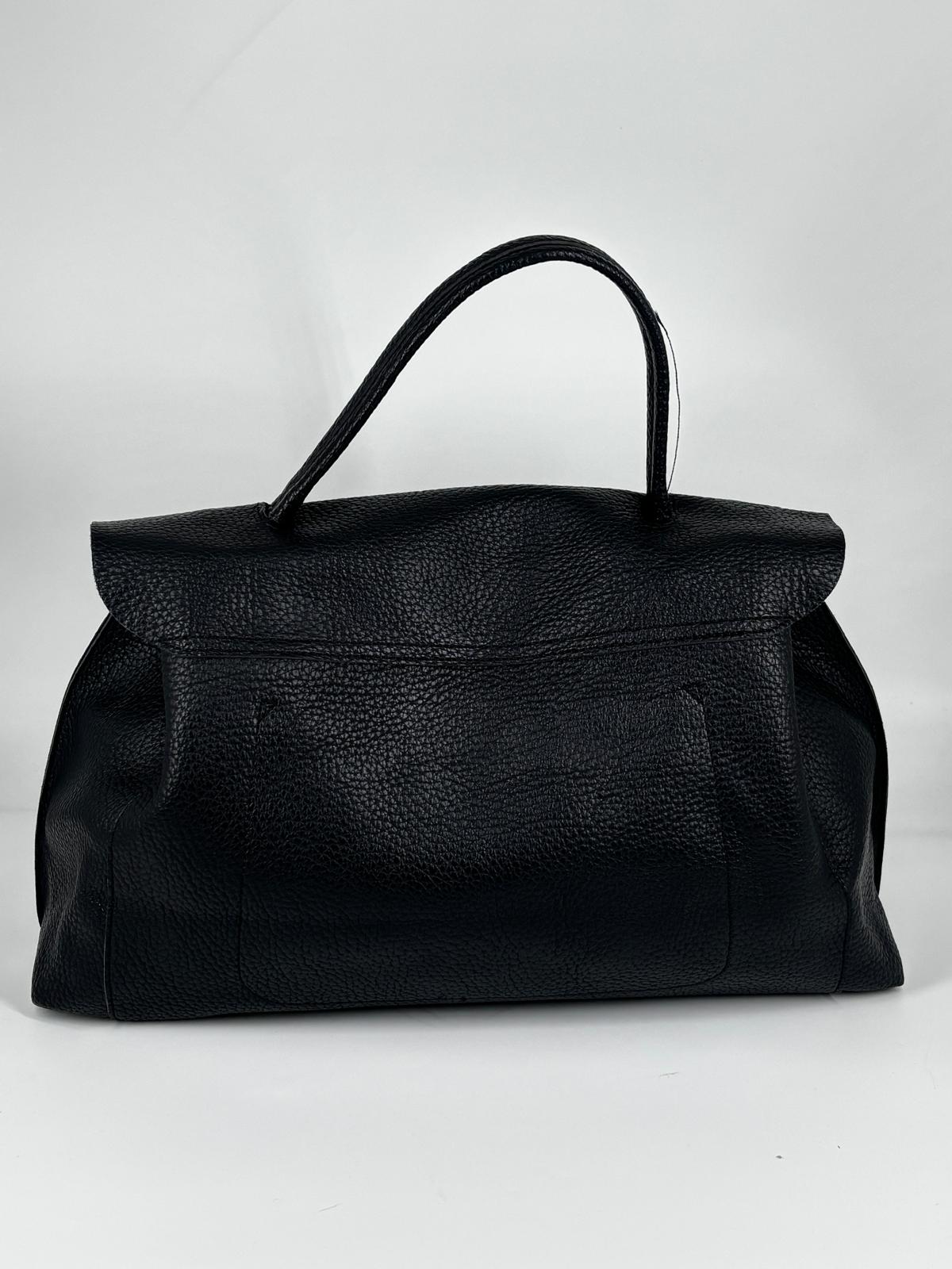 Borsa a Mano in ecoPelle Martellata con Chiusura in Bamboo – Nero