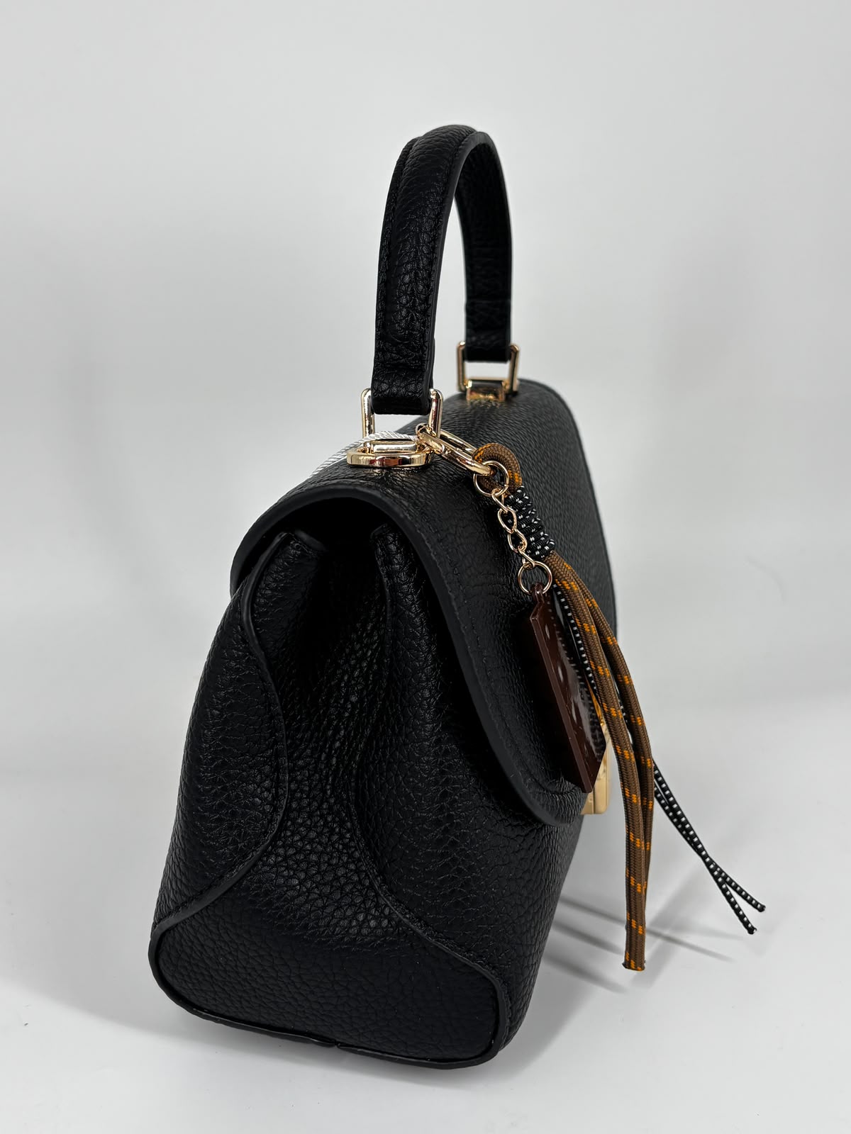 Borsa a Mano in ecpelle Martellata Nero con Chiusura Gioiello