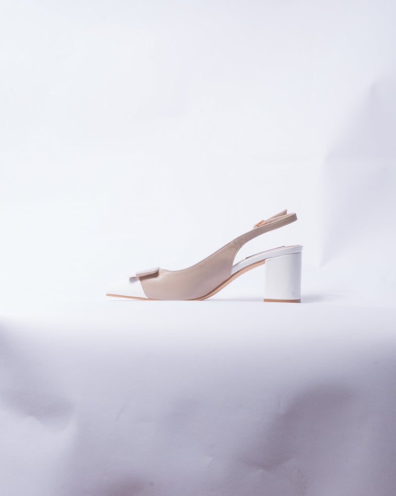 Décolleté Slingback con Tacco Largo – Beige Bianco