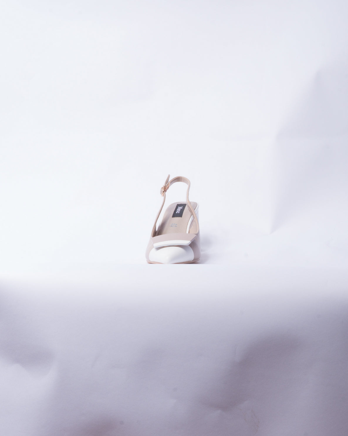 Décolleté Slingback con Tacco Largo – Beige Bianco