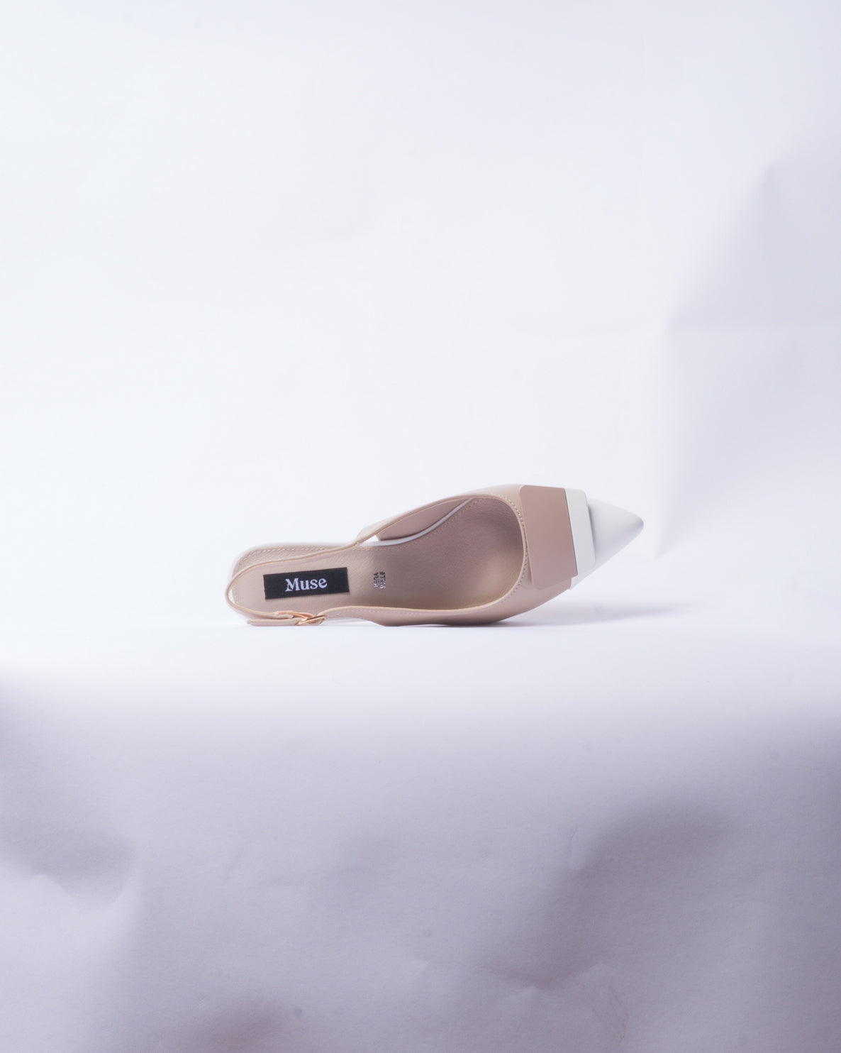 Décolleté Slingback con Tacco Largo – Beige Bianco