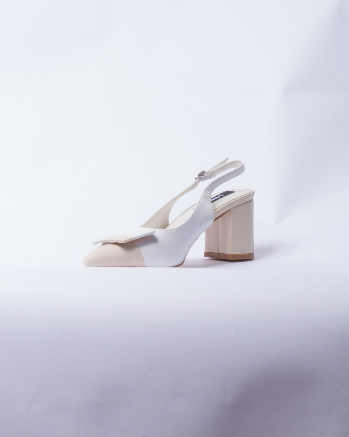 Décolleté Slingback con Tacco Largo – Bianco Panna