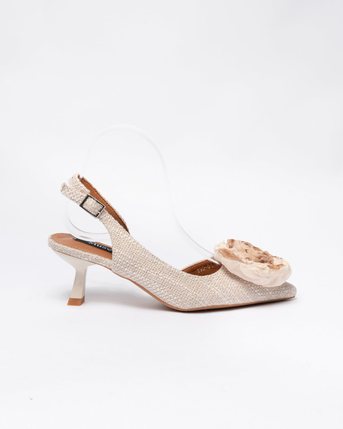 Decolletè in tessuto raffia intrecciato con applicazione fiore in punta fibbia regolabile - Beige