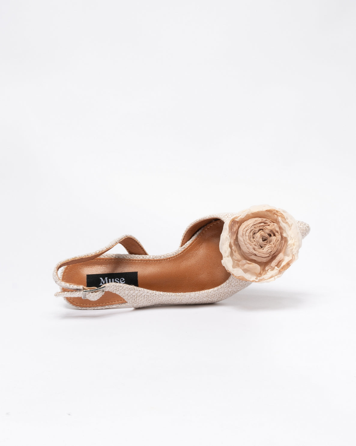 Decolletè in tessuto raffia intrecciato con applicazione fiore in punta fibbia regolabile - Beige