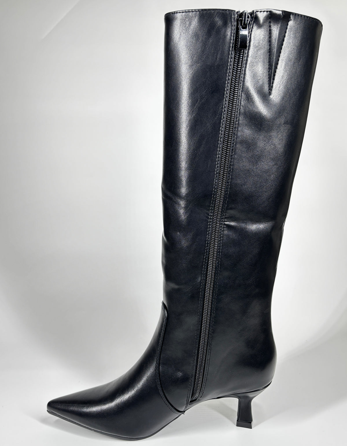 Stivali Alti 'Chic Retrò' con Tacco a Rocchetto in Similpelle - Nero