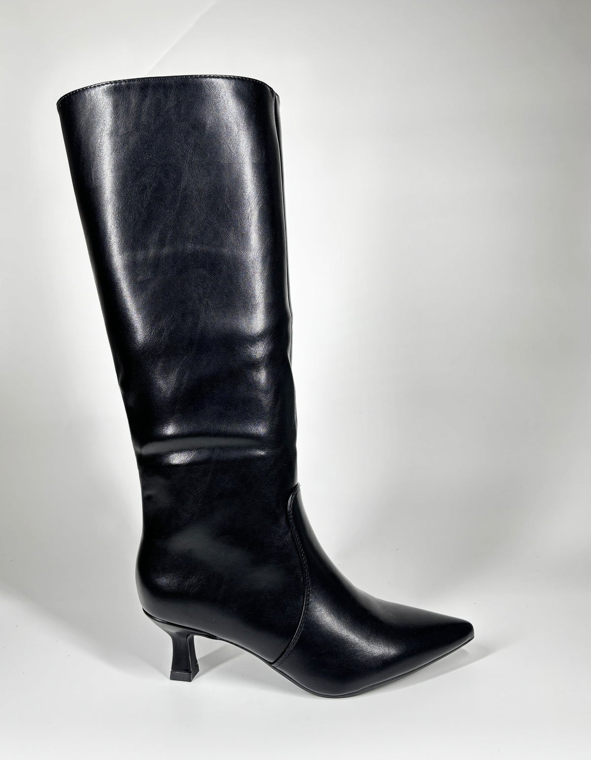 Stivali Alti 'Chic Retrò' con Tacco a Rocchetto in Similpelle - Nero