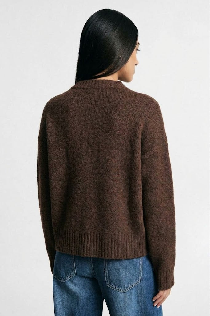 Maglione girocollo regular con polsini a costine - Cioccolato