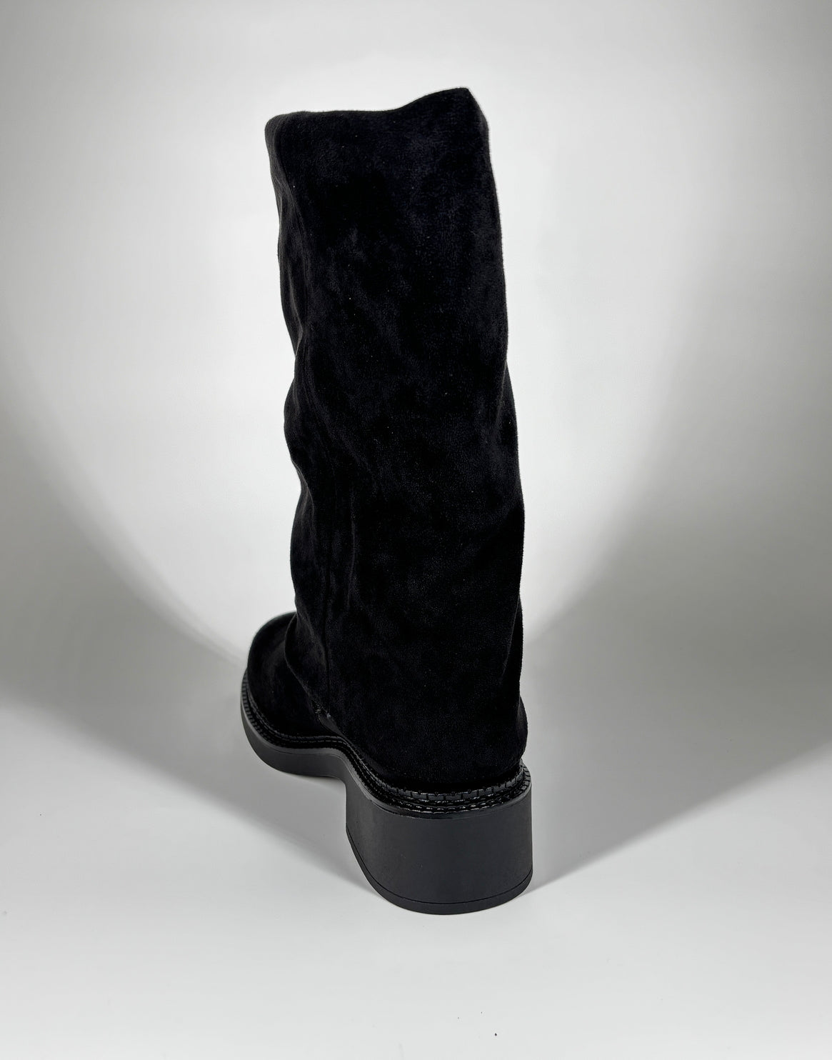 Stivale alto in camoscio - Nero