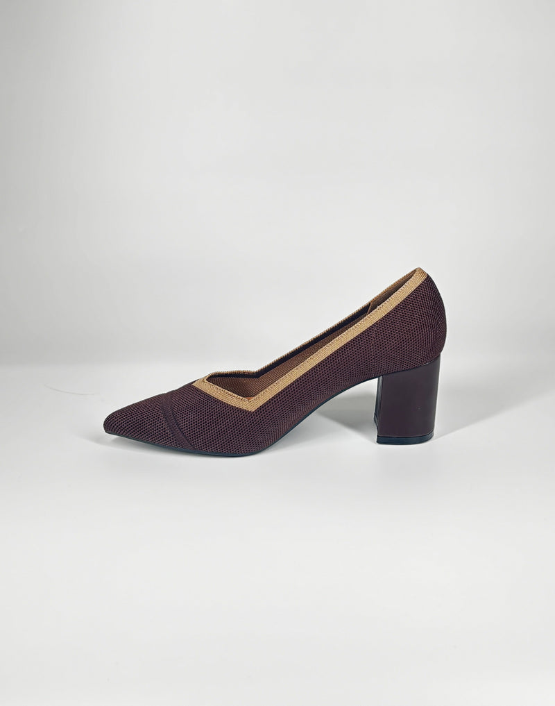 Décolleté a punta con tacco largo - Marrone