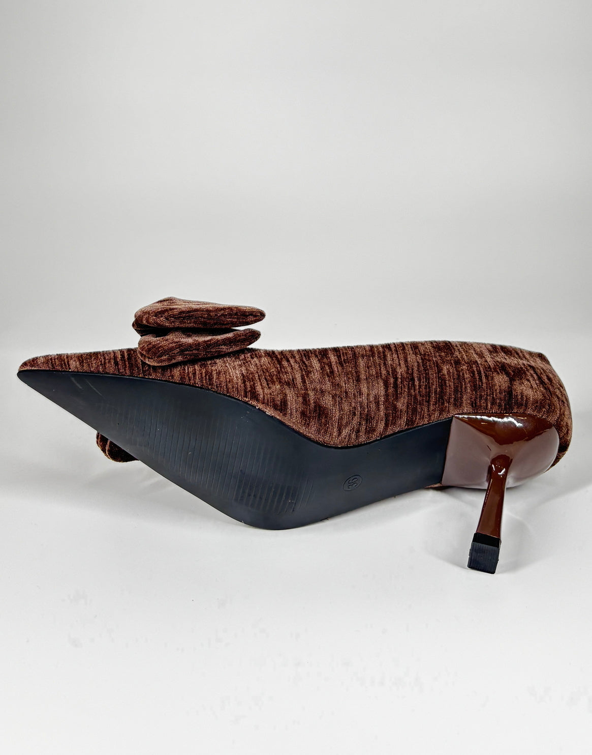 Décolleté in Velluto con Fiocco –  Marrone