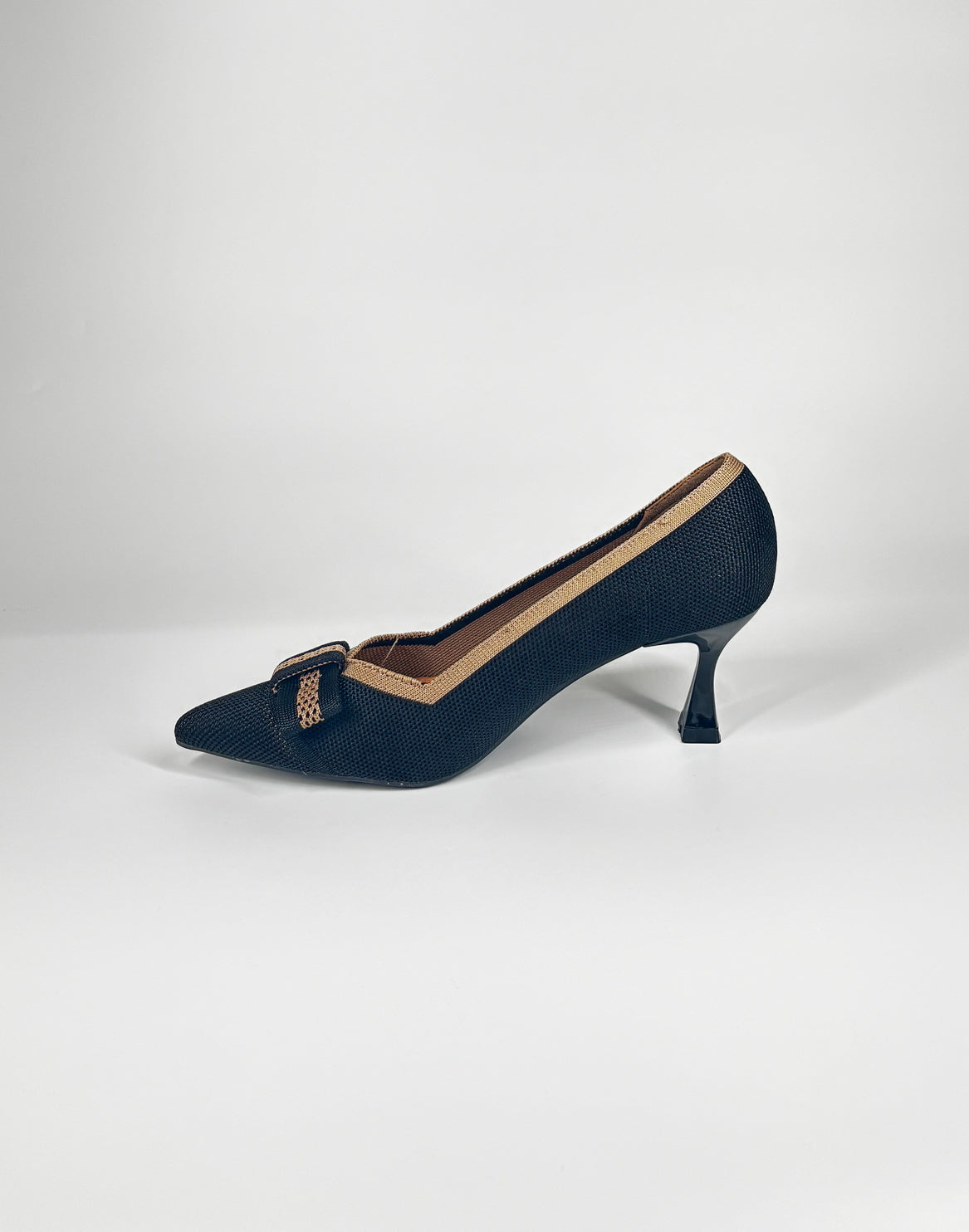 Décolleté in tessuto  con tacco a rocchetto nero