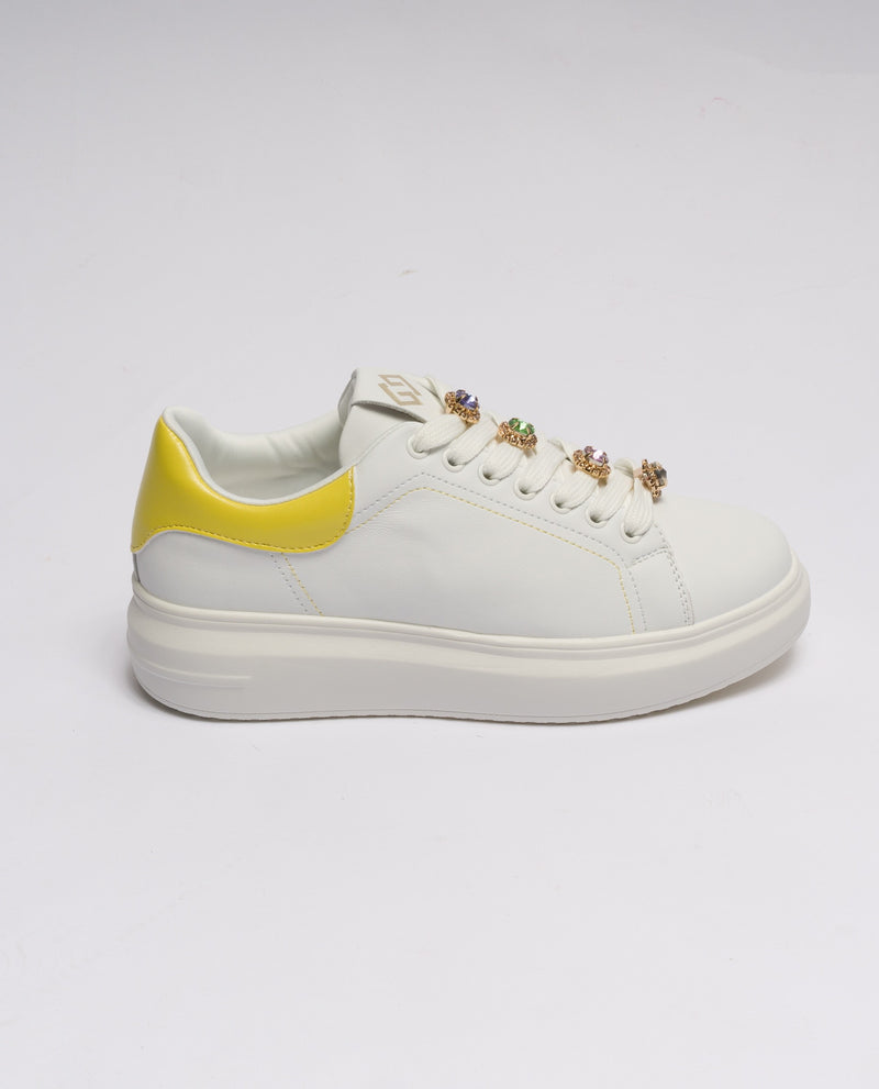 immagine-1-gold-gold-sneackers-gold-gold-punta-tonda-in-ecopelle-tallone-colorato-e-accessori-gioiello-sui-lacci-lime-sneakers-gb812_lime