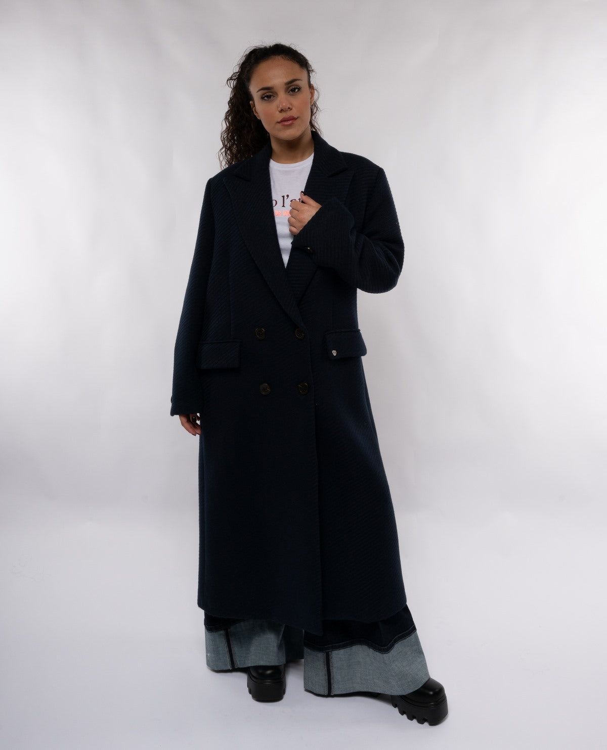 immagine-1-please-maxi-cappotto-da-donna-please-doppio-petto-trama-a-righe-ton-sur-ton-blu-cappotti-k493qsirac_blu