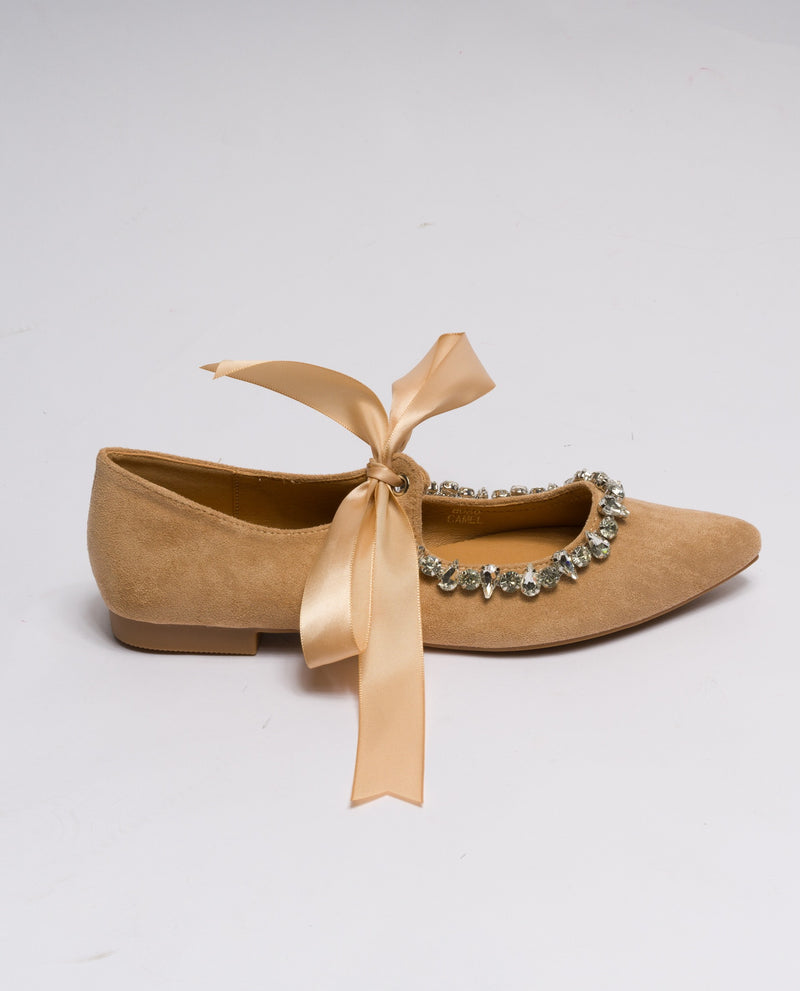 immagine-1-sstore-ballerine-flat-a-punta-in-ecopelle-scamosciata-con-strass-e-fiocco-camel-ballerine-8080_camel