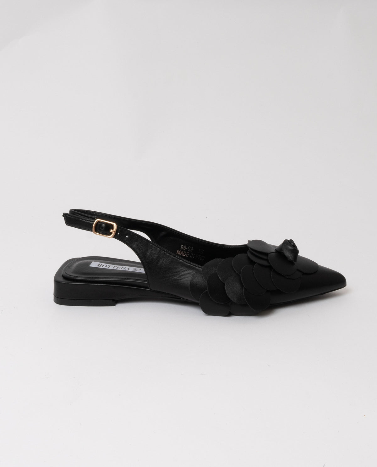 immagine-1-sstore-ballerine-slingback-a-punta-in-ecopelle-con-fiore-e-petali-nero-ballerine-9592_black