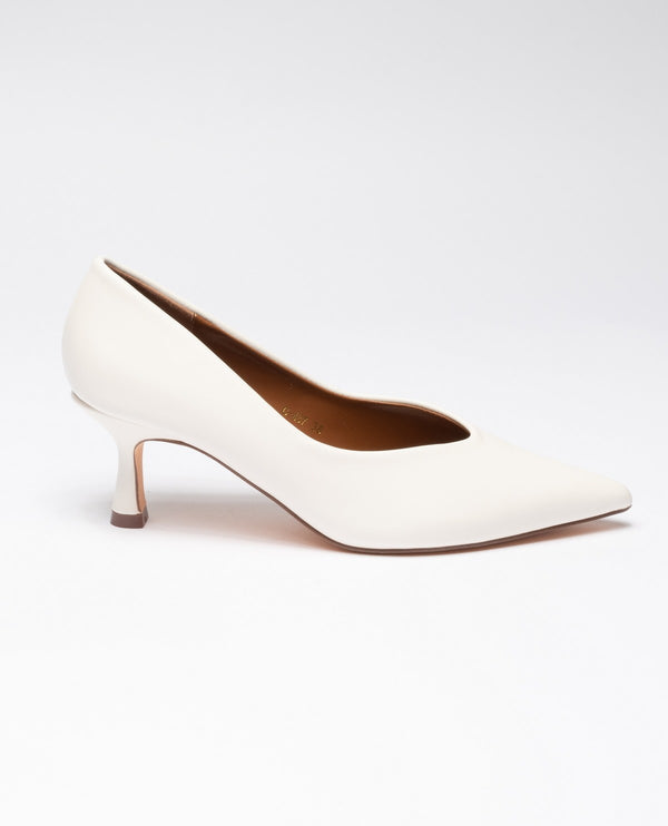 BEIGE | Decolletè a punta in ecopelle liscia kitten heels