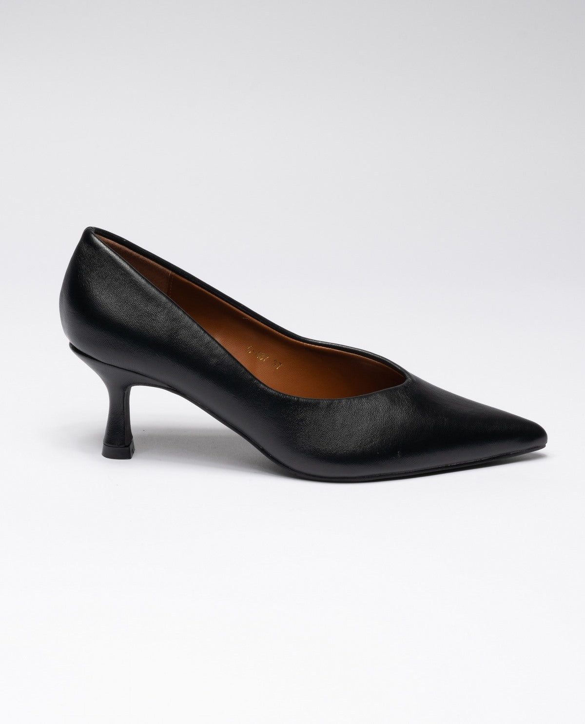 BLACK | Decolletè a punta in ecopelle liscia kitten heels
