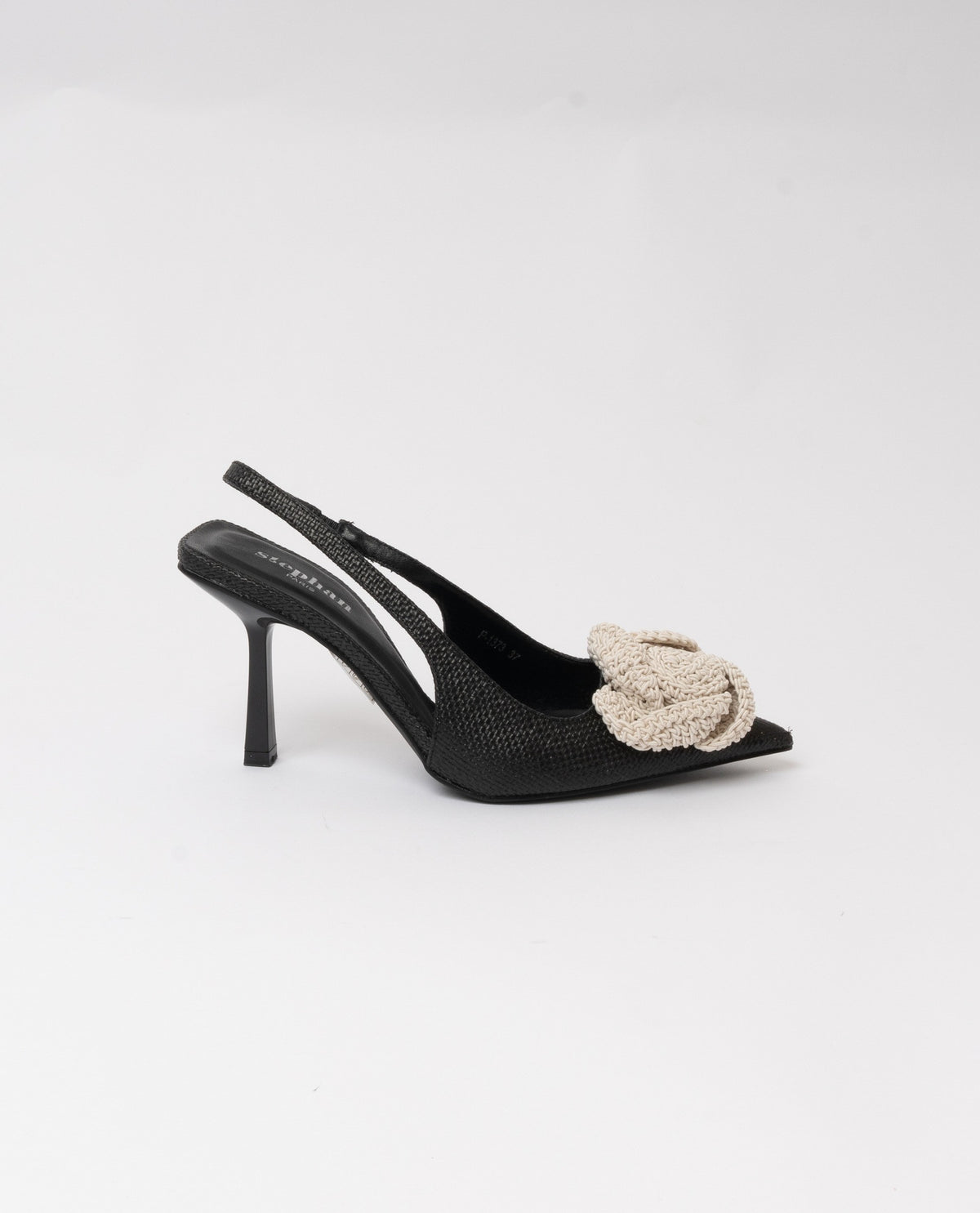 immagine-1-sstore-slingback-a-punta-intrecciate-con-tacco-a-colonna-e-fiore-crochet-nero-scarpe-con-tacco-p1373_black