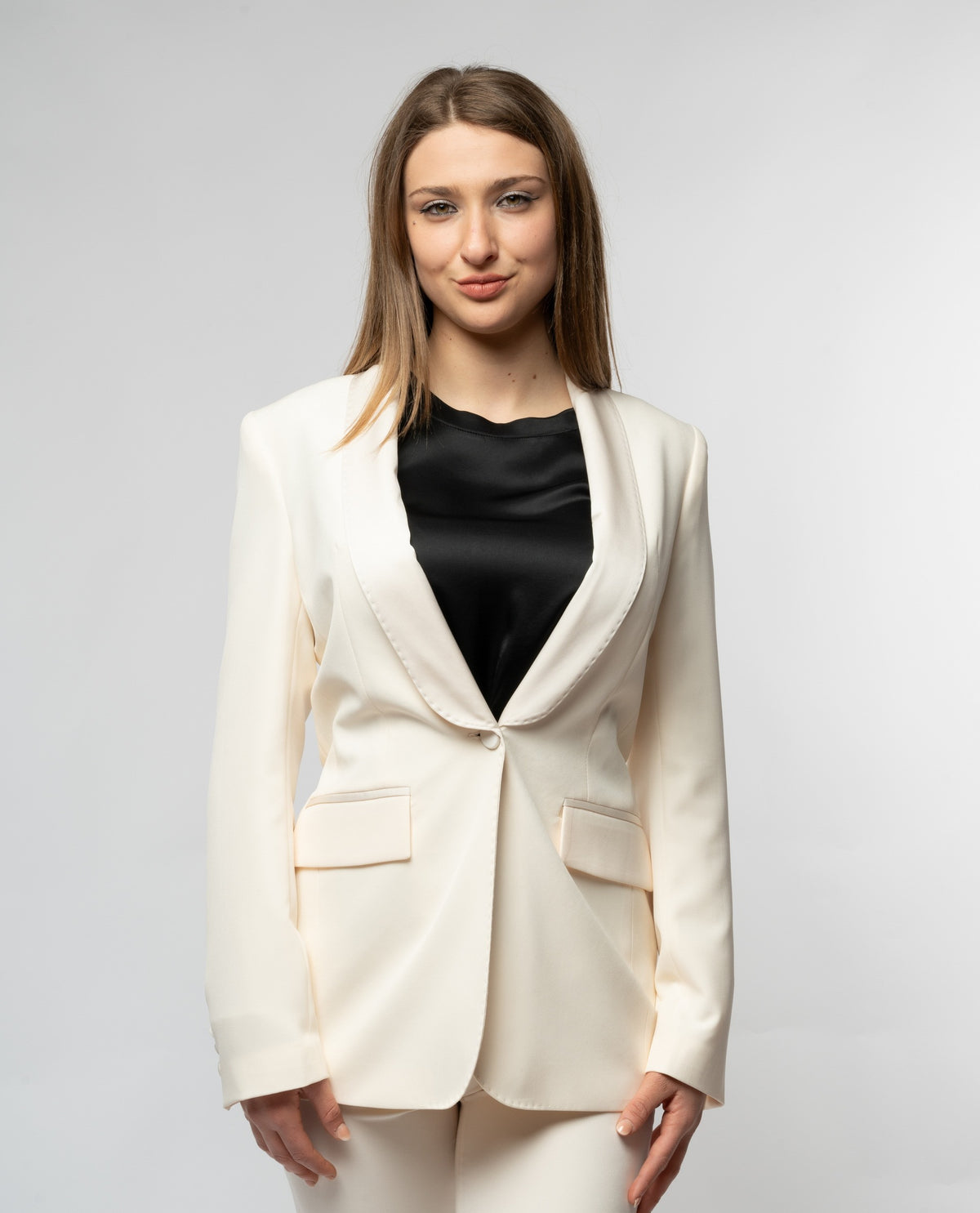 immagine-1-zahjr-giacca-monopetto-zahjr-reverse-raso-latte-giacche-e-blazer-53539157_latte