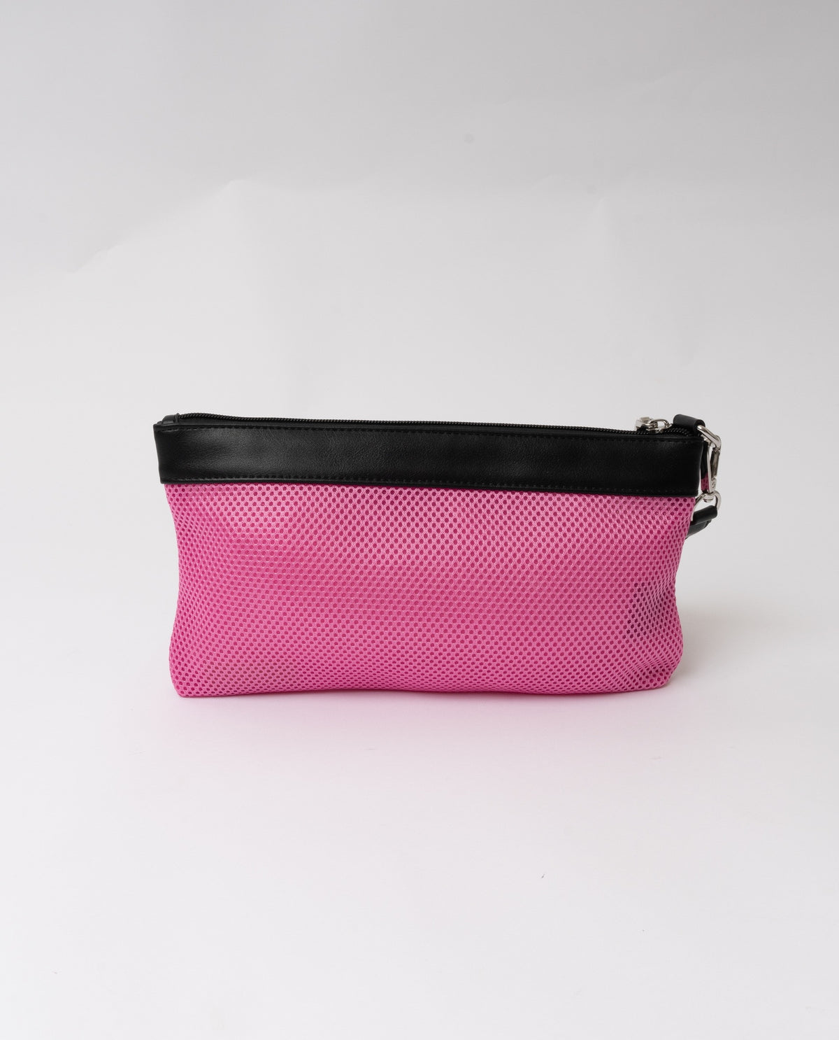 immagine-2-gio-cellini-pochette-da-spiaggia-gio-cellini-in-tela-traforata-laccio-al-polso-in-ecopelle-fucsia-borse-bx022_fucsia