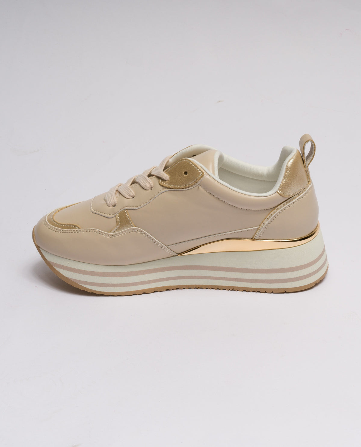 immagine-2-gold-gold-sneackers-nude-gold-gold-in-ecopelle-fondo-a-righe-inserti-oro-nude-sneakers-gb833_beige