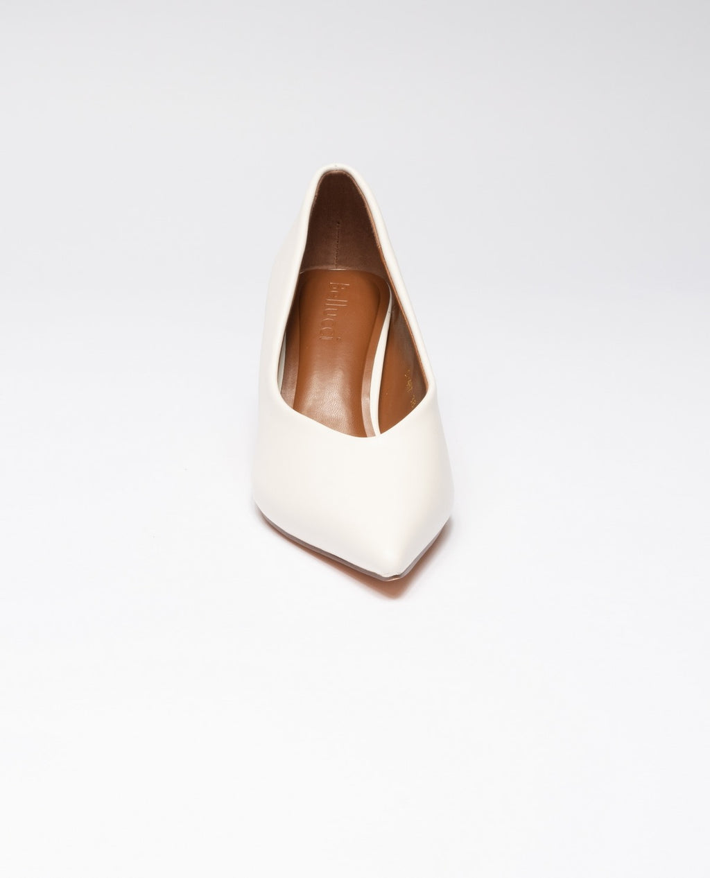 BEIGE | Decolletè a punta in ecopelle liscia kitten heels