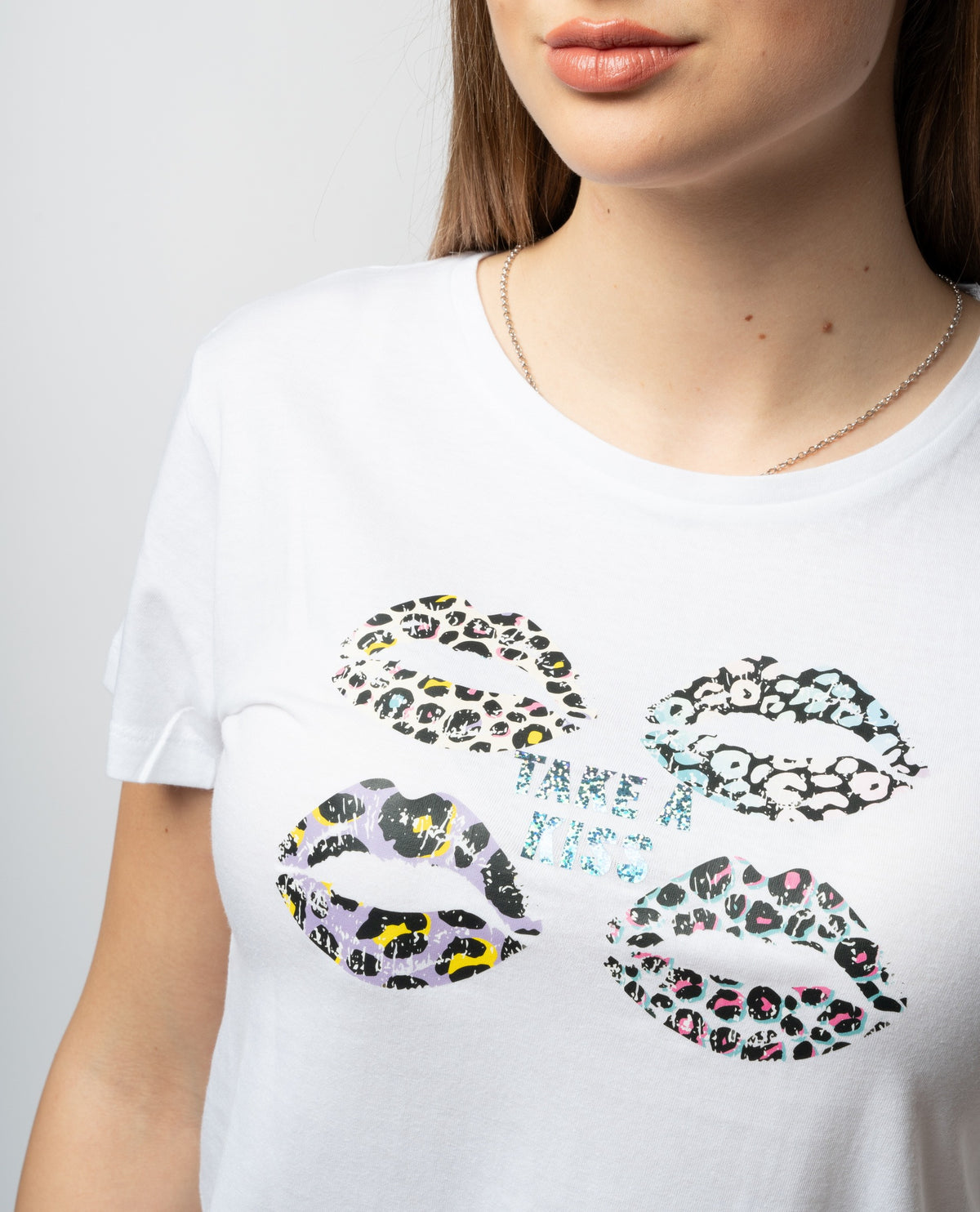 immagine-4-please-t-shirt-please-mezza-manica-slim-con-stampa-take-a-kiss-bianco-t-shirt-top-t7663pe302_bianco