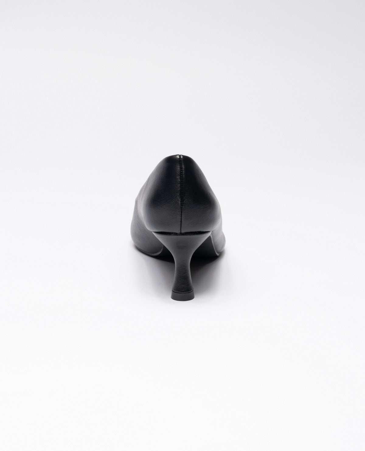 BLACK | Decolletè a punta in ecopelle liscia kitten heels