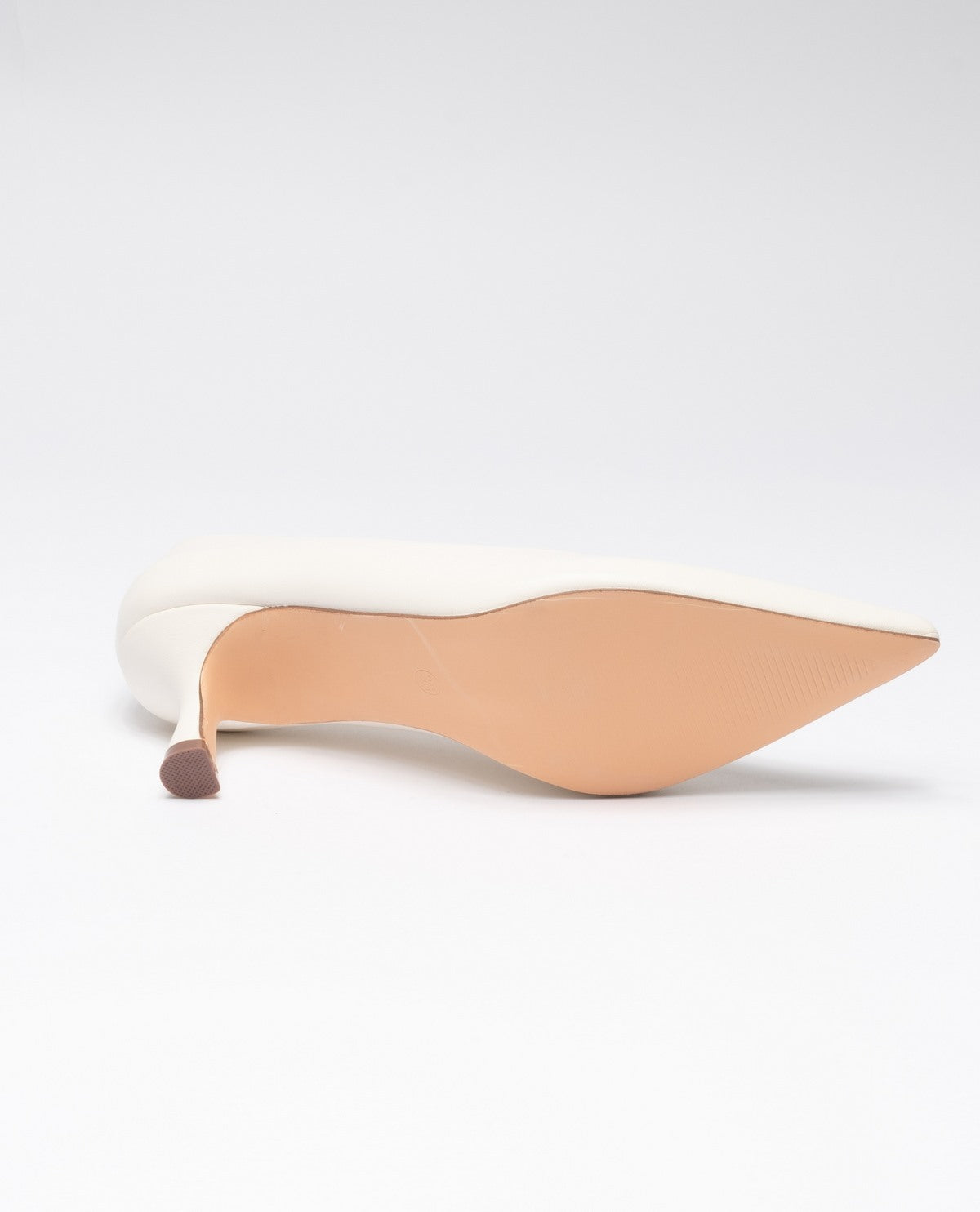 BEIGE | Decolletè a punta in ecopelle liscia kitten heels