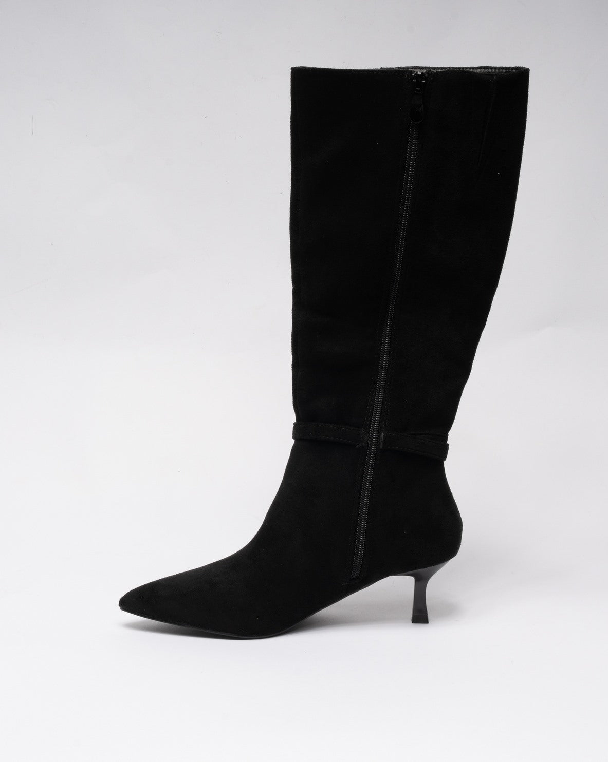 immagine-6-sstore-stivale-a-punta-in-ecopelle-scamosciata-con-cinturino-nero-stivali-24009_nero