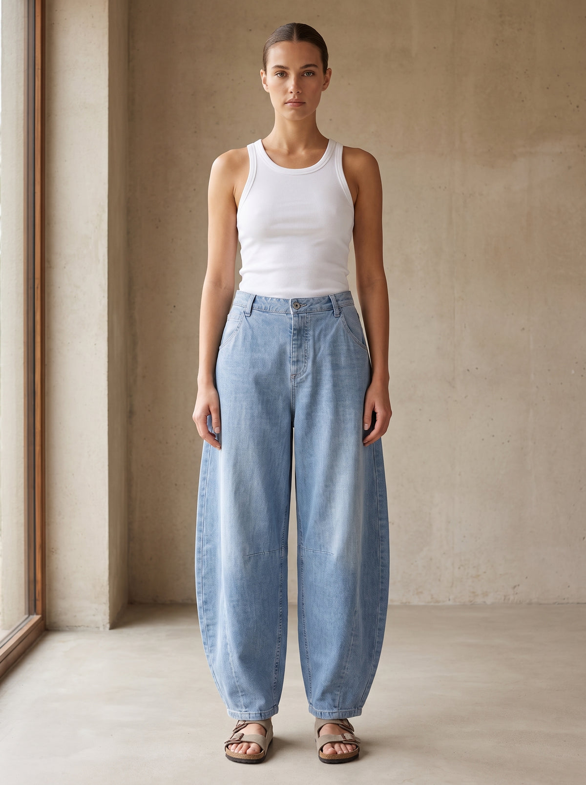 Jeans balloon fit PLEASE blu chiaro con cuciture strutturali