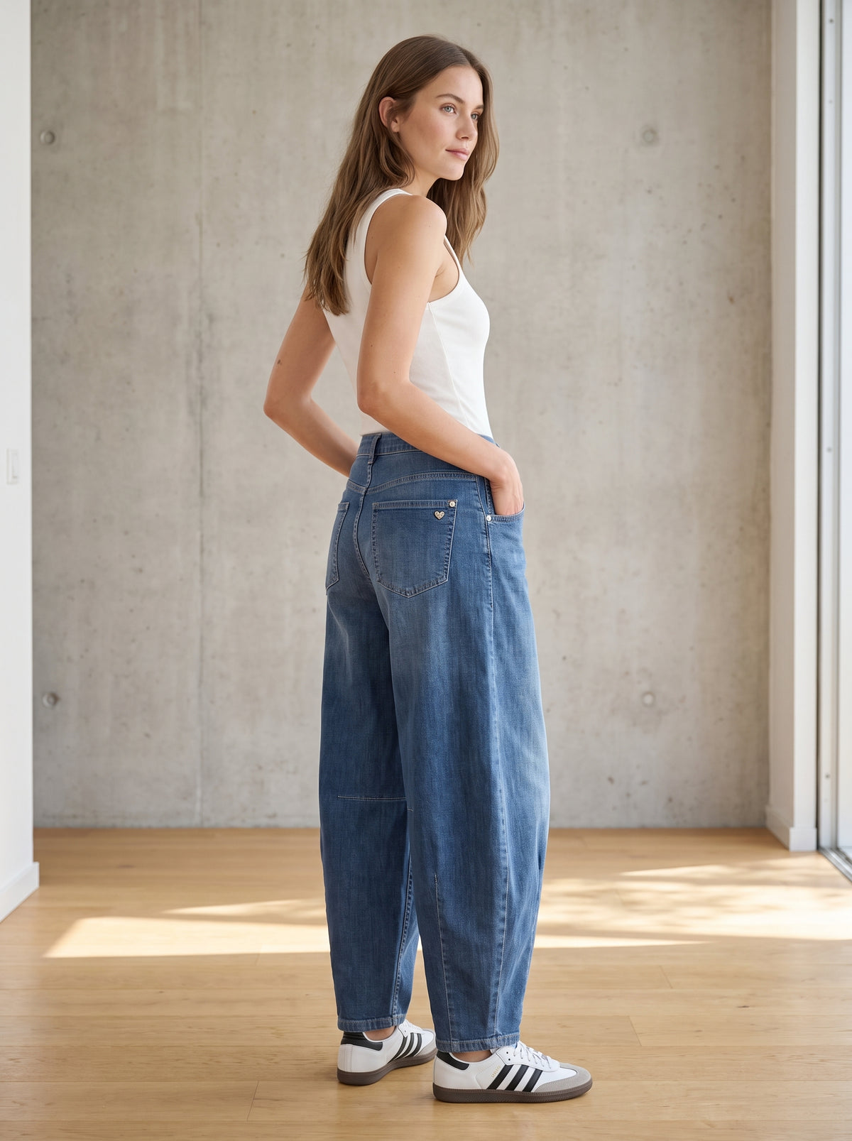 Jeans Please barrel fit blu denim con dettagli a cuore