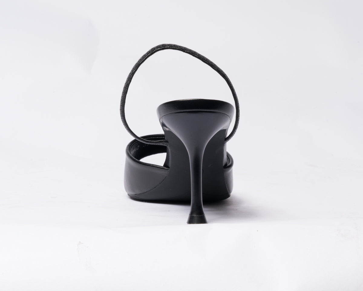 Sandalo in ecopelle con cinturino elastico al tallone  - Nero
