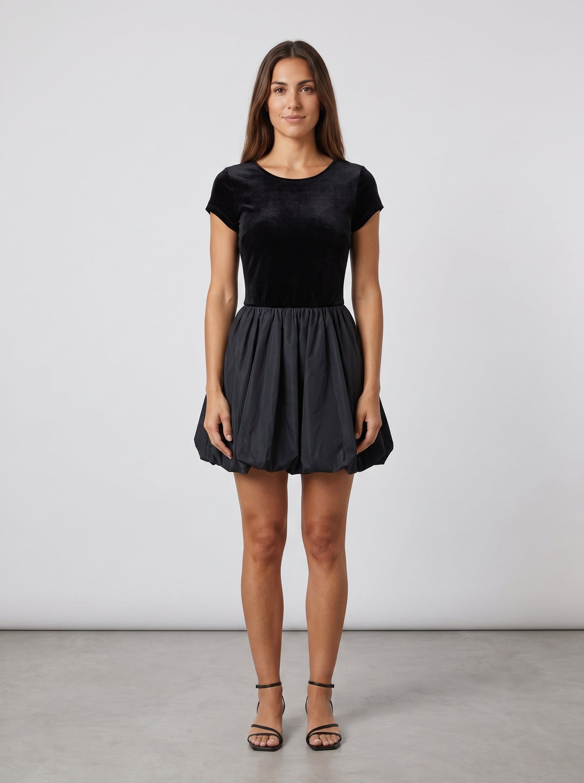 Zahjr Vestito Corto con Top in Ciniglia e Gonna a Palloncino -  Nero - foto 1