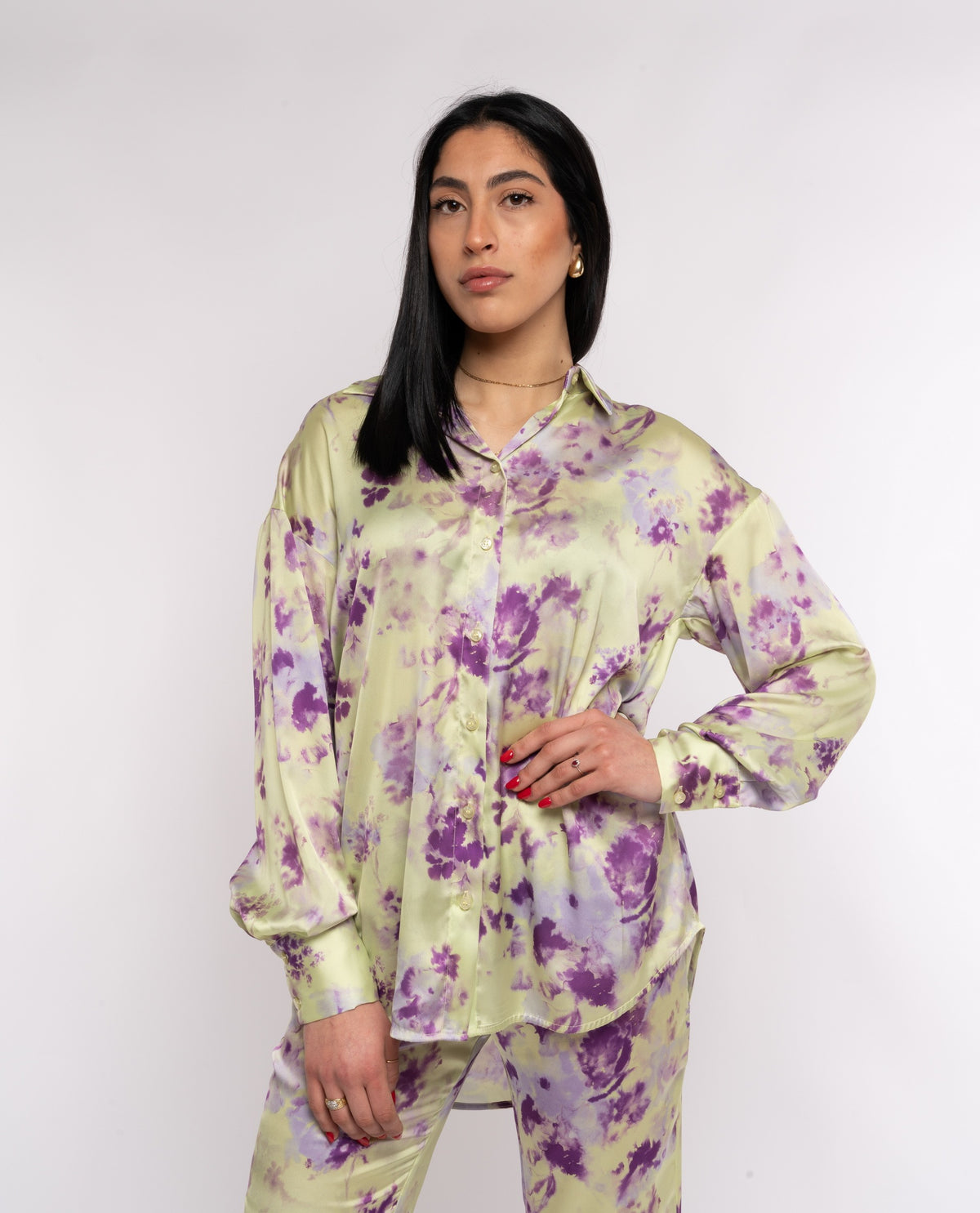 immagine-1-rebel-queen-by-liu-jo-camicia-fluida-rebel-queen-stampa-fiori-all-over-maniche-lunghe-stampa-fiori-camicie-e-bluse-eb4110_fiori