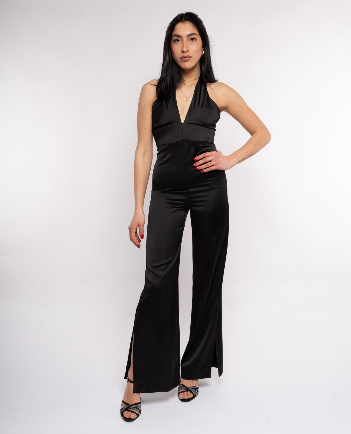 immagine-1-rebel-queen-by-liu-jo-tuta-lunga-rebel-queen-in-raso-scollatura-allacciata-al-collo-nero-tute-jumpsuit-eb4119_nero